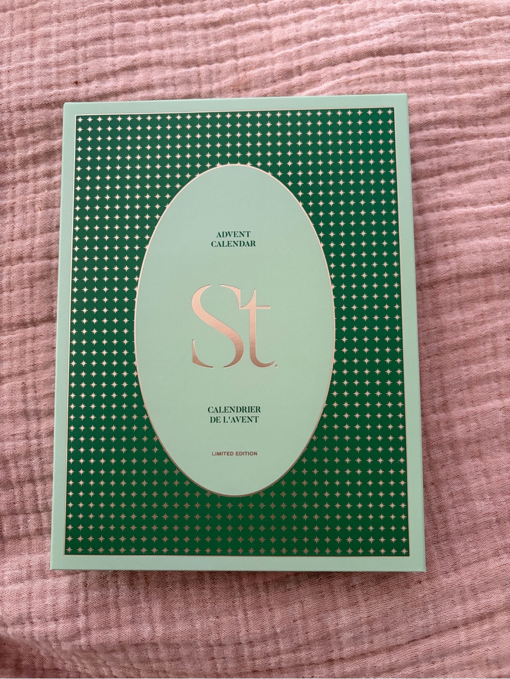 Seint Eyeshadows 2024 Advent Calendar - Wintergreen Candyland Home Blue Satin
